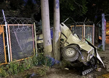 Kayseri’de kontrolden çıkan otomobil bahçeye uçtu: 3 yaralı