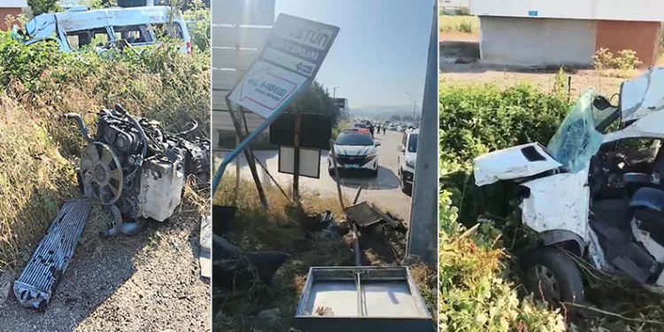 Servis minibüsünün lastiği patladı, direğe çarptı: 6 yaralı