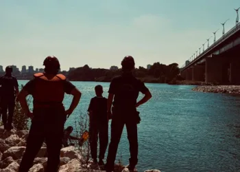 Seyhan Nehri’ne giren çocuk boğuldu