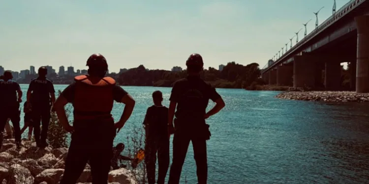 Seyhan Nehri’ne giren çocuk boğuldu