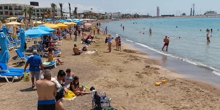 Mersin’de deniz sezonu başladı