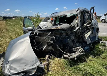 Kazada hurdaya dönen otomobilin sürücüsü hayatını kaybetti