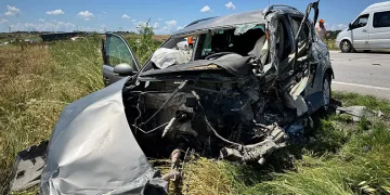 Kazada hurdaya dönen otomobilin sürücüsü hayatını kaybetti