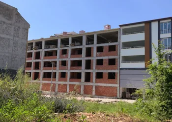 İnegöl’de inşaatta feci ölüm: Oğlunun gözü önünde 4. kattan düştü