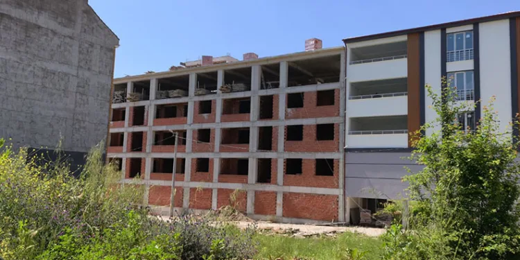 İnegöl’de inşaatta feci ölüm: Oğlunun gözü önünde 4. kattan düştü