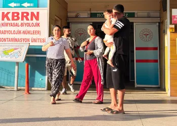 Bursa’da mangal ateşine düşen çocuk yaralandı
