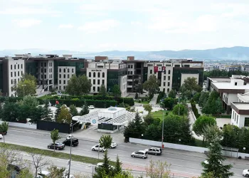 BTÜ’ye Sağlıklı Kampüs Belgesi