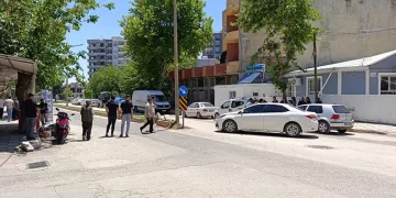 Otomobil ile motosiklet çarpıştı: 1 ağır yaralı