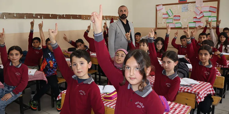 Vanlı öğrenciler matematik olimpiyatlarında dünya şampiyonu oldu