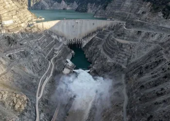 Deriner Barajı’nda 7 yıl aradan sonra kapaklar açıldı