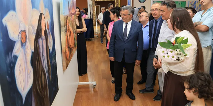 Geleceğin sanatçıları mezuniyet sergisinde buluştu