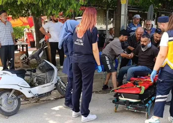 Bursa’da motosiklet otomobille çarpıştı: 1 yaralı