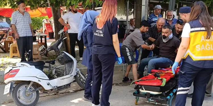 Bursa’da motosiklet otomobille çarpıştı: 1 yaralı