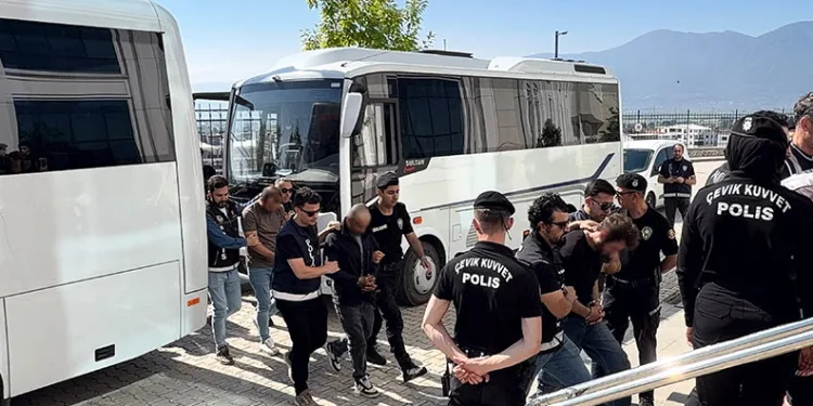 Bursa’da hava destekli uyuşturucu operasyonu: 17 tutuklama