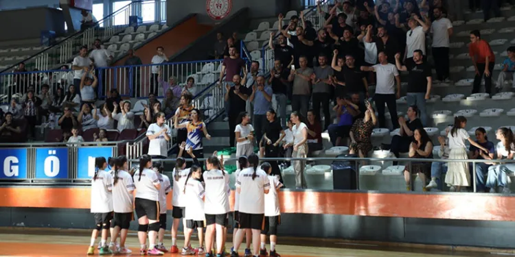 İnegöl Belediyespor U12 Kız Basketbol Takımı Bursa üçüncüsü oldu