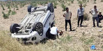 Mobil sağlık hizmeti aracı devrildi: 1 yaralı