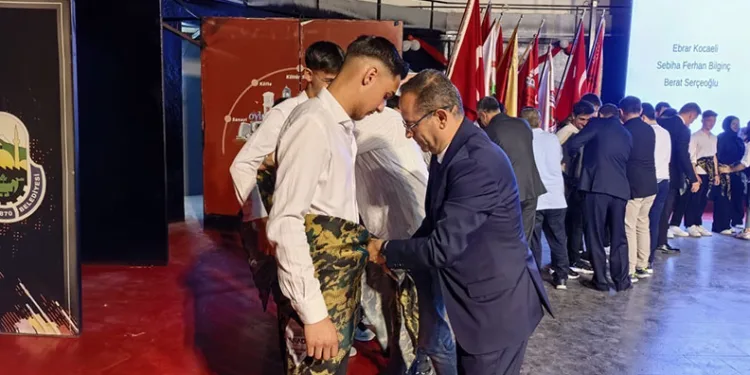 1100 yıl önceki gelenekle mezun oldular