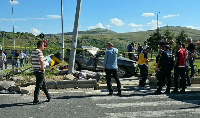 Kayseri’de feci kaza: 2 ölü, 4 yaralı