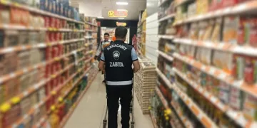 Karacabey Zabıtası’ndan marketlerde kapsamlı kontrol