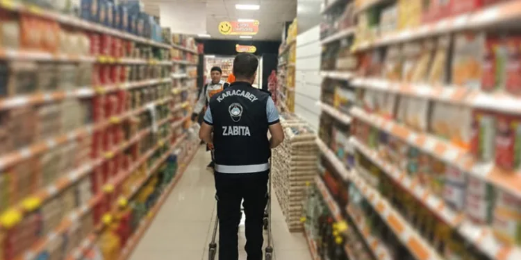Karacabey Zabıtası’ndan marketlerde kapsamlı kontrol