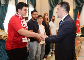 Şahin Biba, şampiyon marşın bestecilerini ağırladı