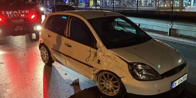 Bursa’da sıkıştırılan otomobil takla attı: 4 yaralı, sürücü firarda