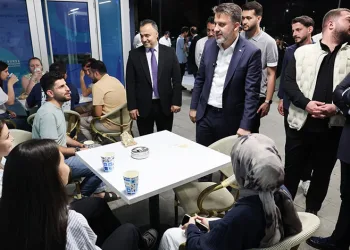 Şahin Biba öğrencilerle bir araya geldi