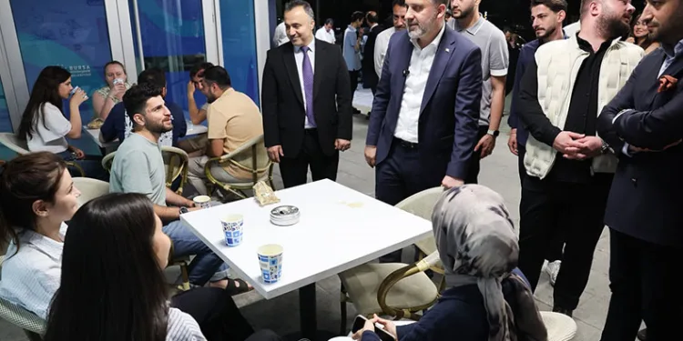 Şahin Biba öğrencilerle bir araya geldi