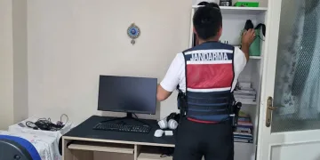 MİT’ten kredi kartı şebekesine operasyon: 3 gözaltı