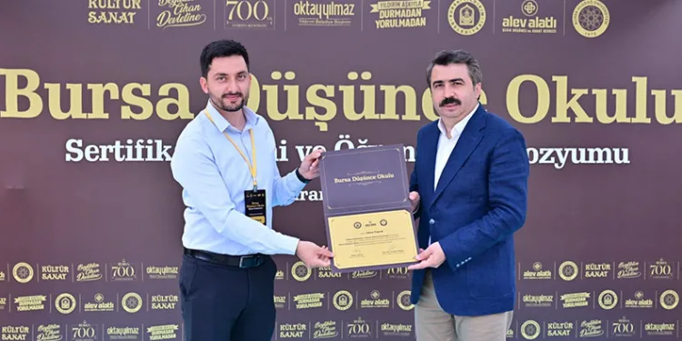 Yıldırım’da düşünen ve üreten gençler yetişiyor