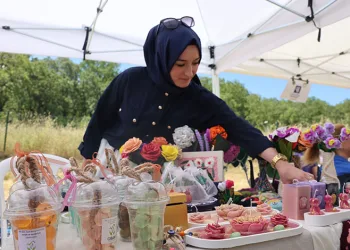 Bakım merkezi sakinlerinin el işi eserlerine tam not