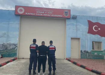 Jandarma çeşitli suçlardan aranan 48 kişiyi yakaladı