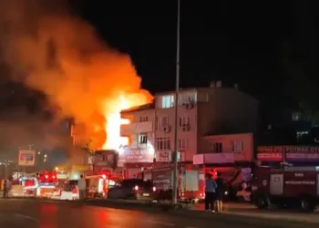 Bursa’da iki katlı ev alev topuna döndü