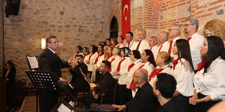 Osmangazi’de türküler gönüllere işlendi