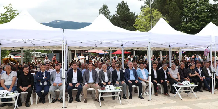 İnegöl Fatihi Turgut Alp kabri başında anıldı