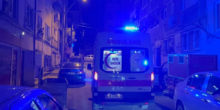 Psikolojik sorunları olan adam hem kendini hem annesini bıçakladı