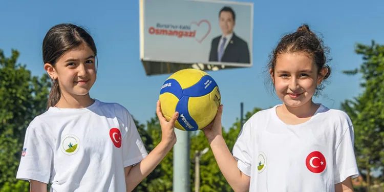 Geleceğin voleybolcuları Osmangazi’de yetişiyor