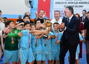 Kestel Belediyesi’nden genç sporculara çifte destek