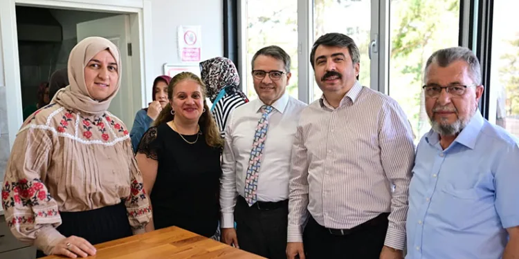 Oktay Yılmaz, muhtarlarla bir araya geldi