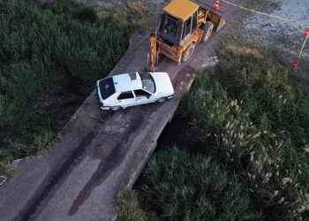 Otomobil dereye devrildi: 3 çocuk hayatını kaybetti