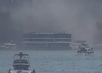 Bebek Sahili’nde teknede çıkan yangın söndürüldü
