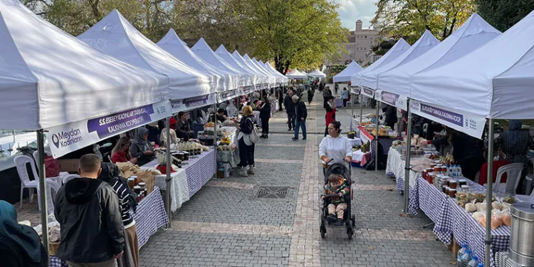 Heykel’de meydan kadınların olacak