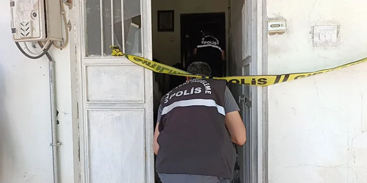 Polis memuru kaldığı evde ölü bulundu