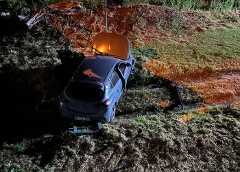 Bursa’da navigasyon yanlış yolu gösterdi, dereye uçtu