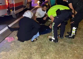Bursa’da devrilen motosikletten düşen genç yaralandı