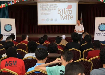 BUÜ’lü akademisyenler lise öğrencileriyle buluştu