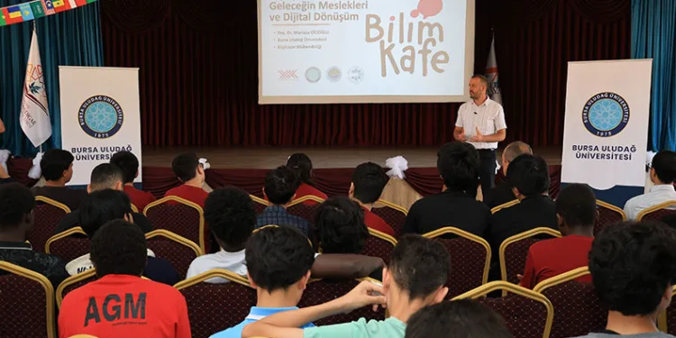 BUÜ’lü akademisyenler lise öğrencileriyle buluştu