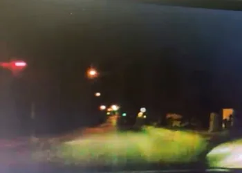 Kontrolsüz yola çıkan araç kazaya sebep oldu