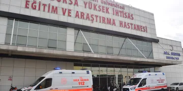 Bursa’da 48 yaşındaki hasta ileri düzey “vNOTES” tekniğiyle sağlığına kavuşturuldu