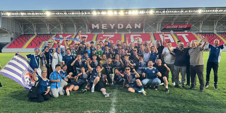 Orhangazi FK U-18 Takımı Türkiye Şampiyonu Oldu